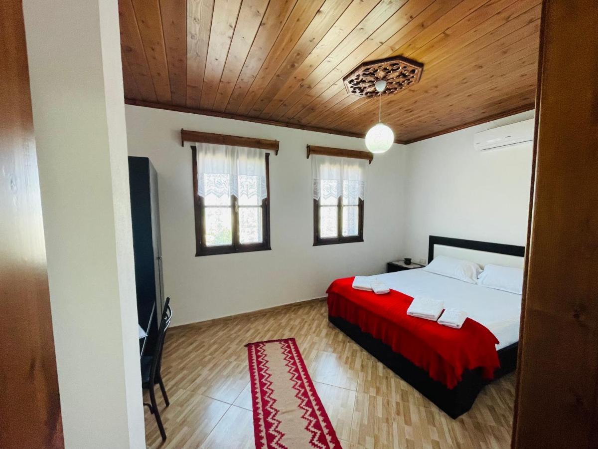 Denis Guesthouse 1930 Gjirokastër Exteriér fotografie