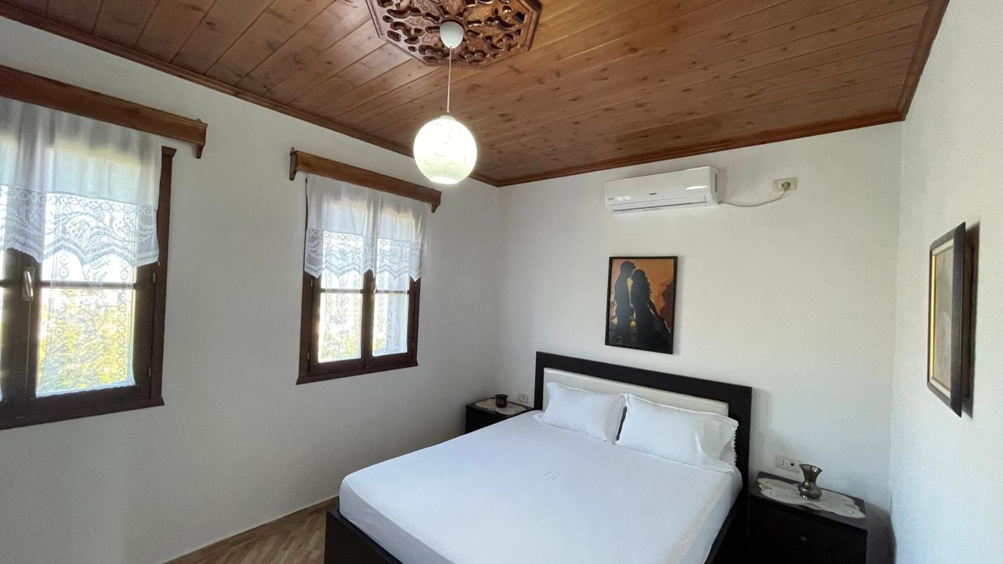 Denis Guesthouse 1930 Gjirokastër Exteriér fotografie